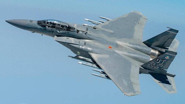 股票优配 东战迎来最强对手！F15终极改进型部署冲绳，百架歼16迎接挑战？